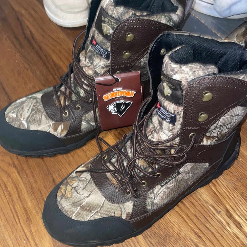 Mens Hunting boots NWT